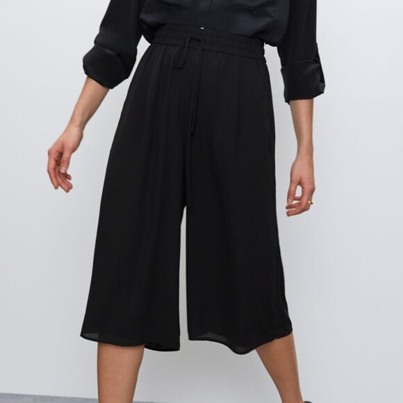 Aritizia luiz culottes in white - Picture 1 of 8